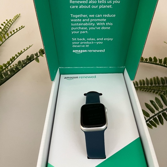 Apple Watch series 9  (GPS, 41MM) Silver Aluminum Case - Picture 2 of 5